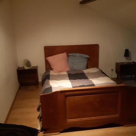 Apartamento Chic Et Relax Montmarault Exterior foto